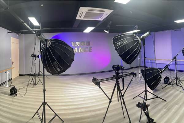 舞蹈高清直播間現(xiàn)場(chǎng)搭建案例